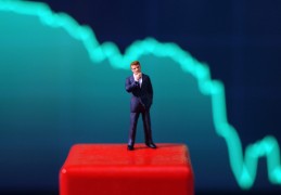 [北化股份今天涨吗最新]4.62万股东懵了！开盘还涨停，5天涨49%的北化股份以闪崩打跌停，什么情况？总经理刚辞职