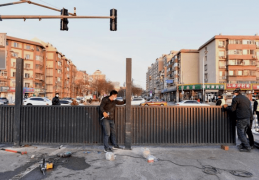 通州八里桥市场开始进场搭建围挡啦！